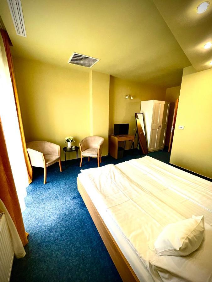 Hotel Torontal Timisoara Esterno foto