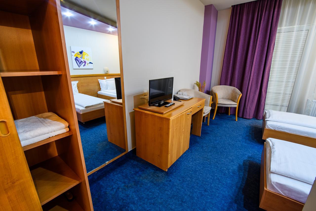 Hotel Torontal Timisoara Esterno foto