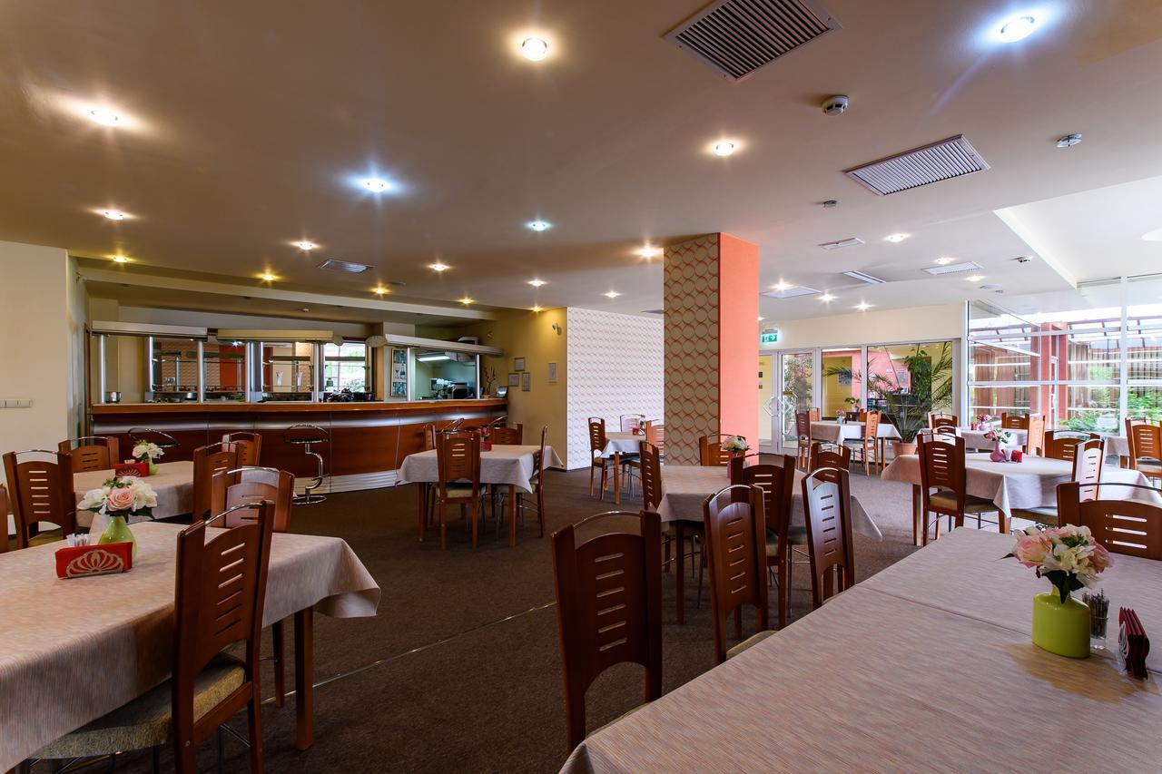 Hotel Torontal Timisoara Esterno foto