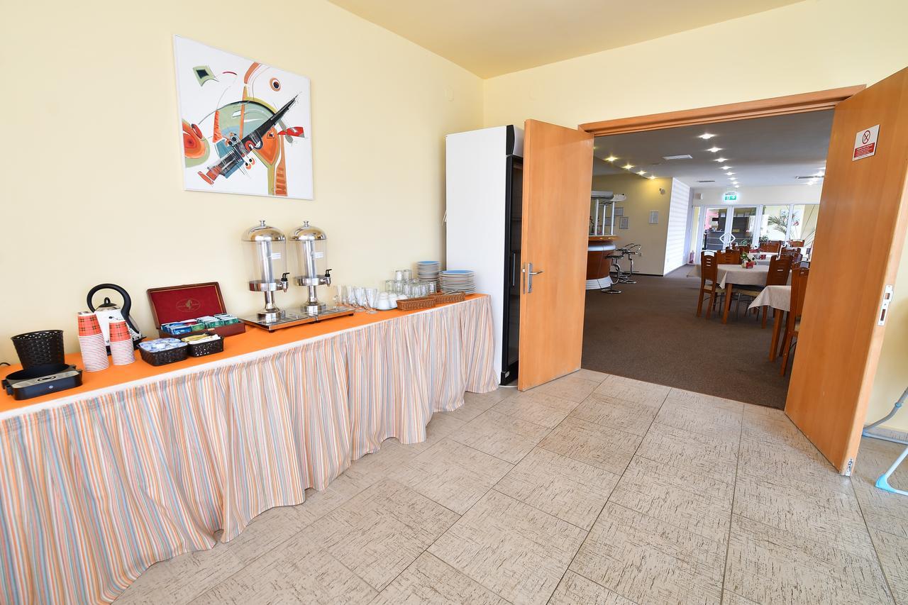 Hotel Torontal Timisoara Esterno foto